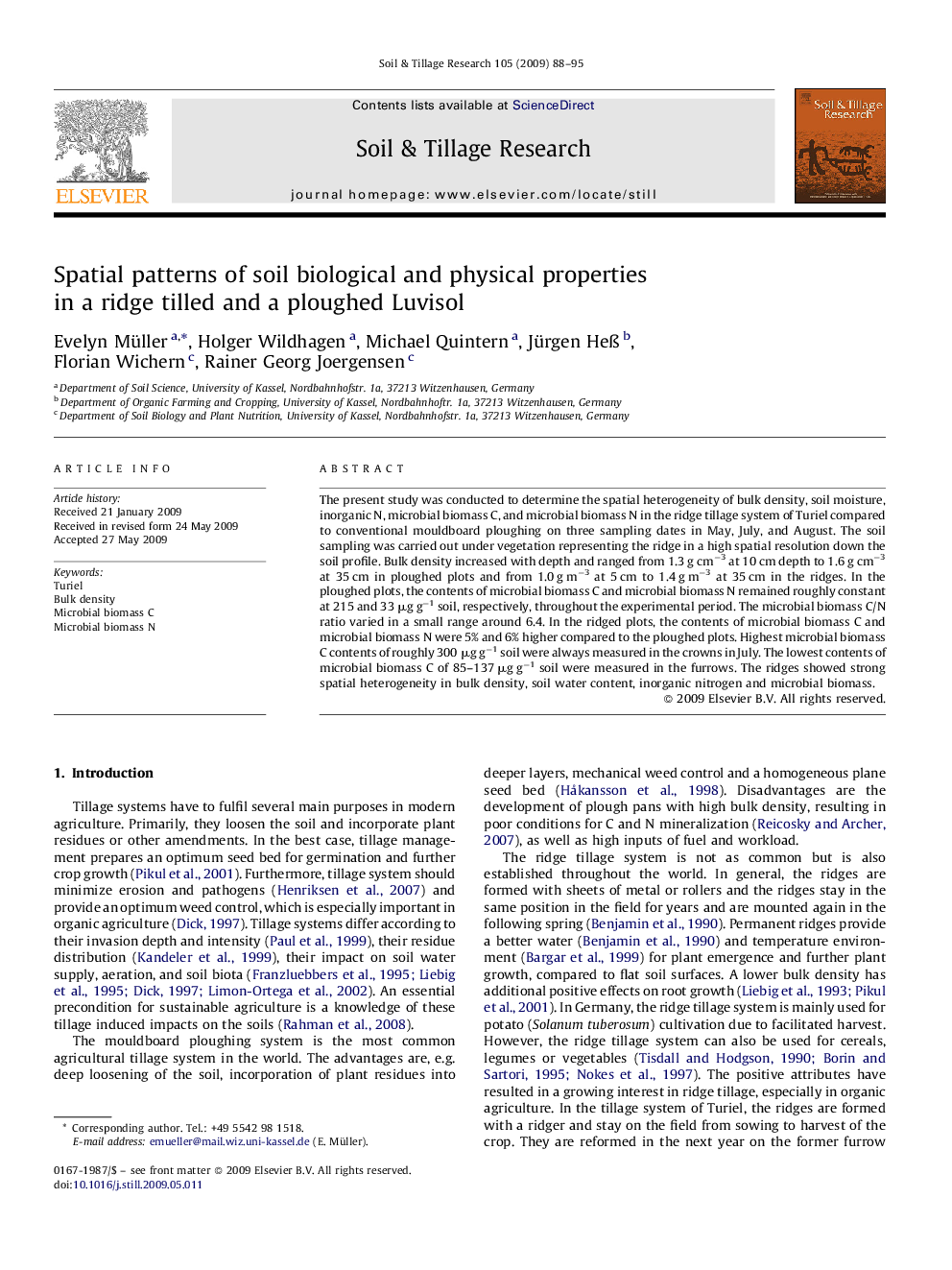 Spatial patterns of soil biological and physical properties in a ridge tilled and a ploughed Luvisol