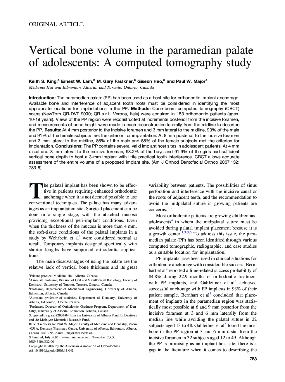 Vertical bone volume in the paramedian palate of adolescents: A computed tomography study 