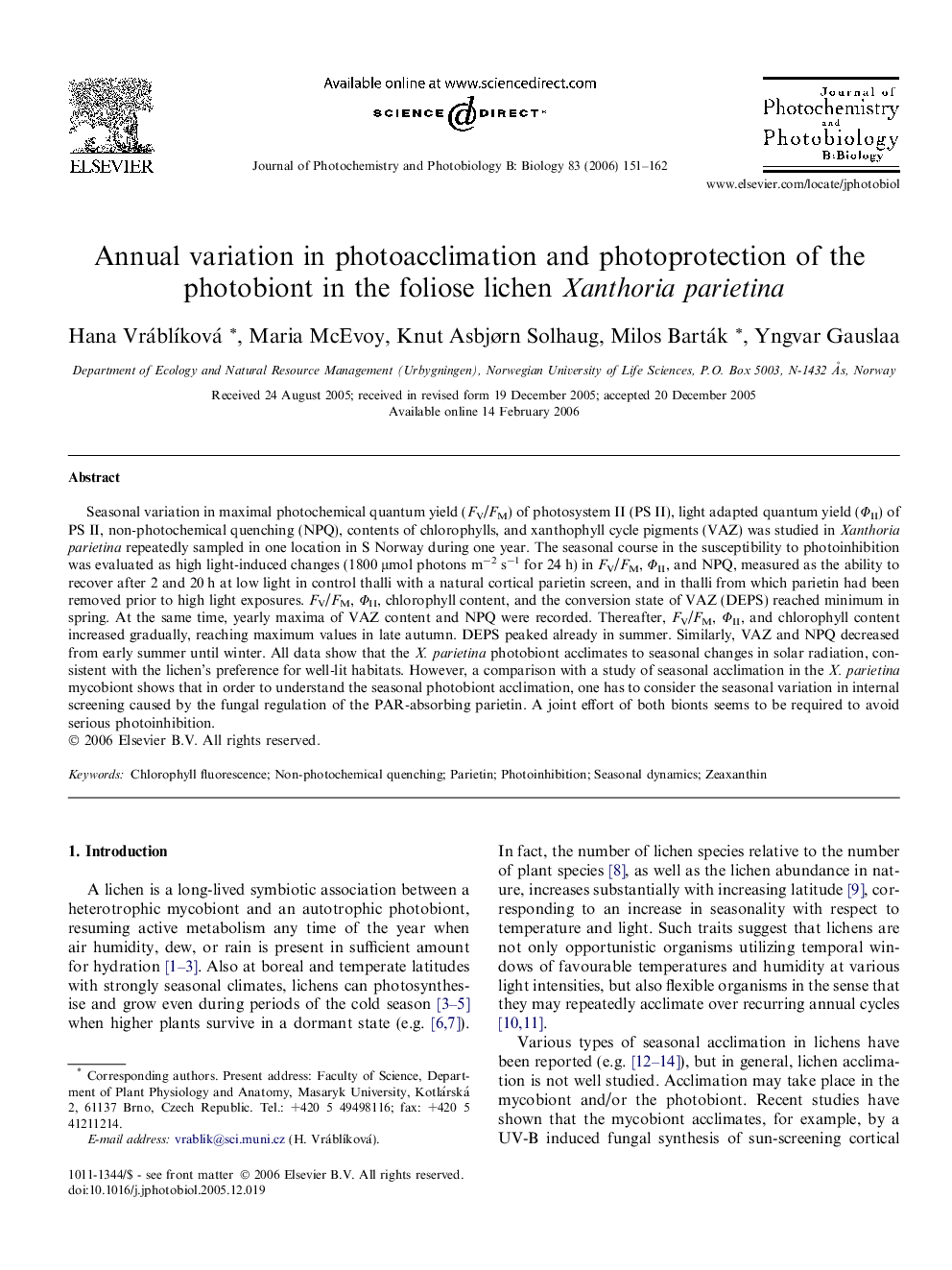 Annual variation in photoacclimation and photoprotection of the photobiont in the foliose lichen Xanthoria parietina