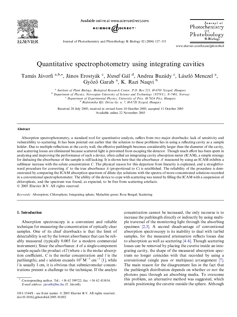 Quantitative spectrophotometry using integrating cavities