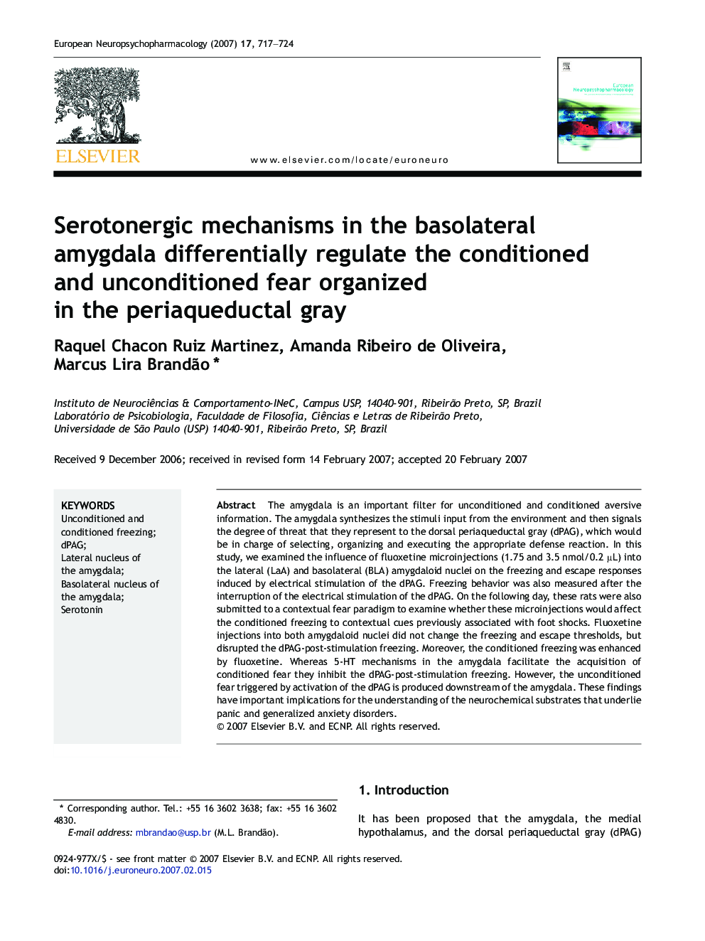 Serotonergic mechanisms in the basolateral amygdala differentially regulate the conditioned and unconditioned fear organized in the periaqueductal gray