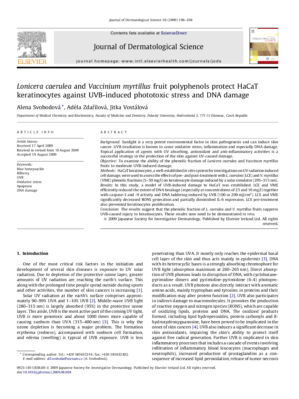 Lonicera caerulea and Vaccinium myrtillus fruit polyphenols protect HaCaT keratinocytes against UVB-induced phototoxic stress and DNA damage