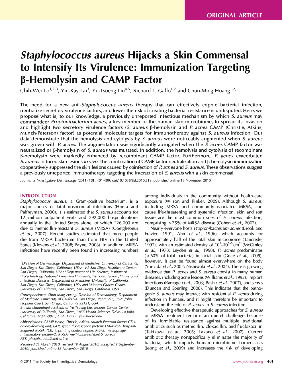 Staphylococcus aureus Hijacks a Skin Commensal to Intensify Its Virulence: Immunization Targeting β-Hemolysin and CAMP Factor 