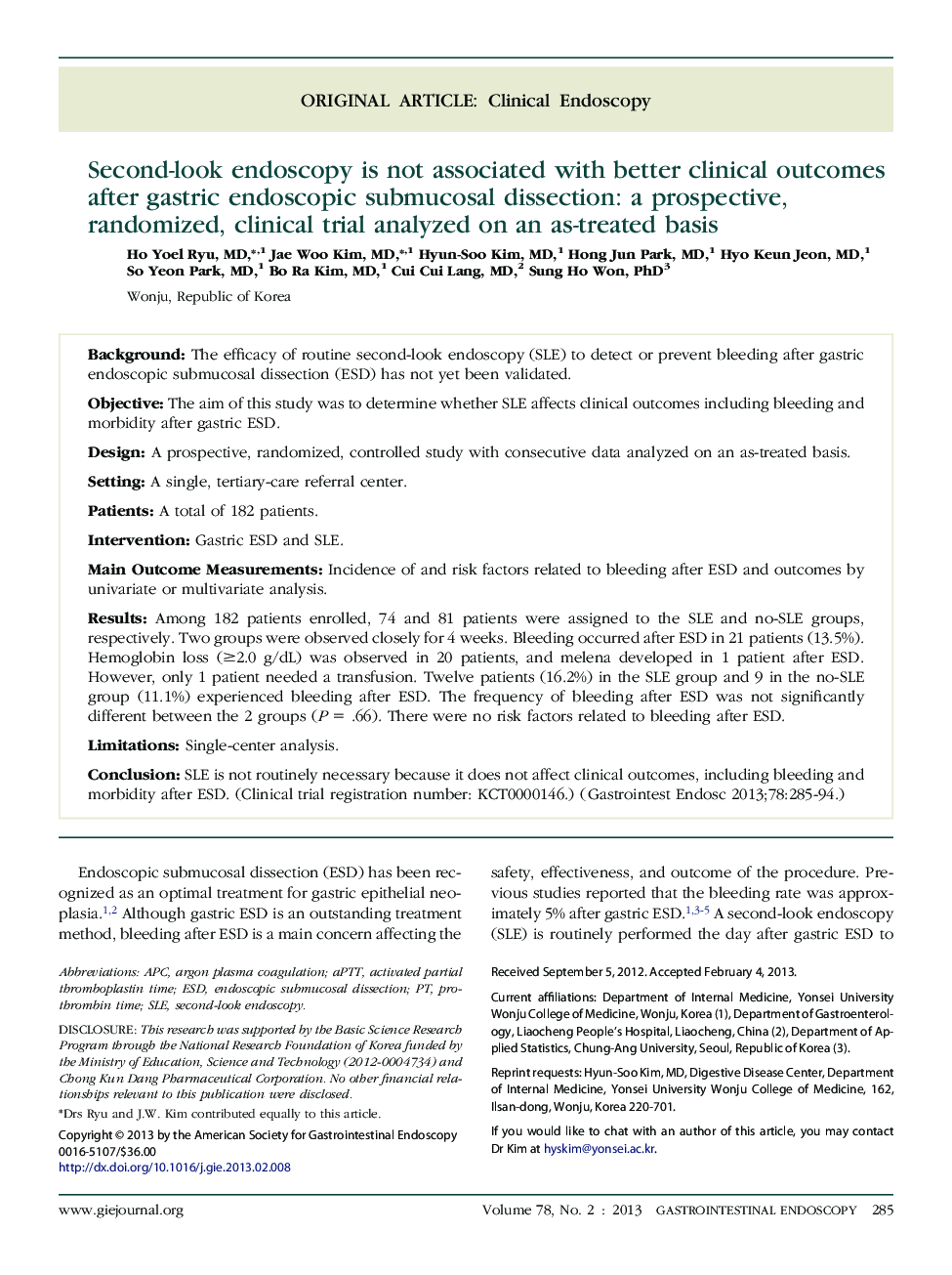 Second-look endoscopy is not associated with better clinical outcomes after gastric endoscopic submucosal dissection: a prospective, randomized, clinical trial analyzed on an as-treated basis 