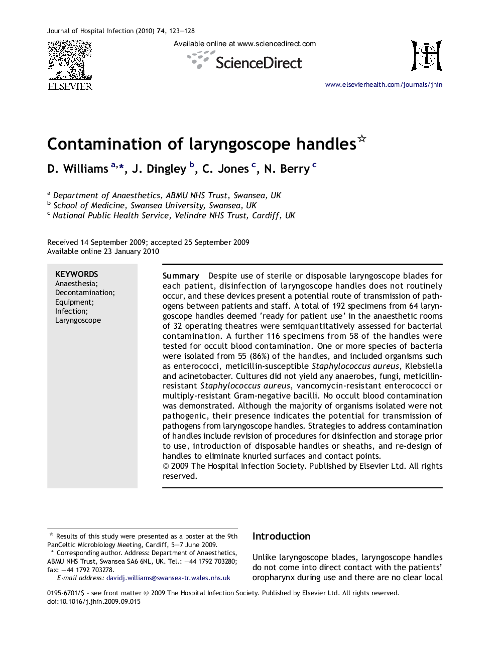 Contamination of laryngoscope handles 