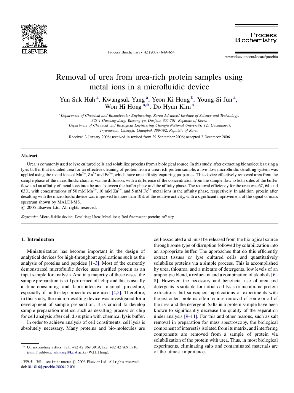 Removal of urea from urea-rich protein samples using metal ions in a microfluidic device