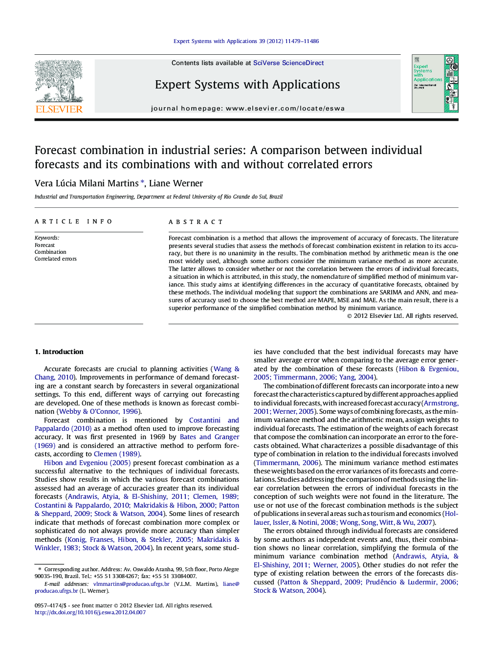 Forecast combination in industrial series: A comparison between individual forecasts and its combinations with and without correlated errors