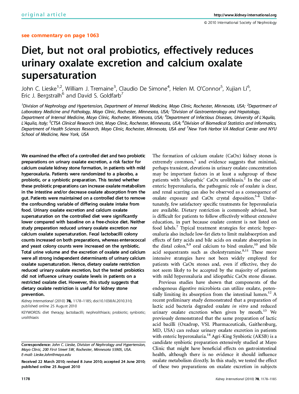 Diet, but not oral probiotics, effectively reduces urinary oxalate excretion and calcium oxalate supersaturation 