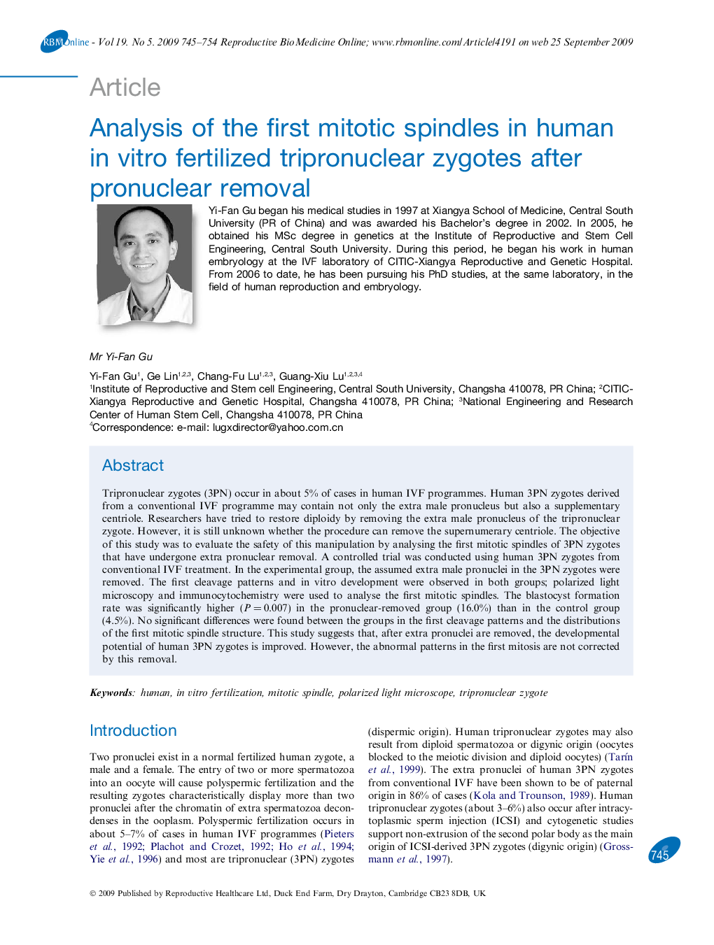 Analysis of the first mitotic spindles in human in vitro fertilized tripronuclear zygotes after pronuclear removal 