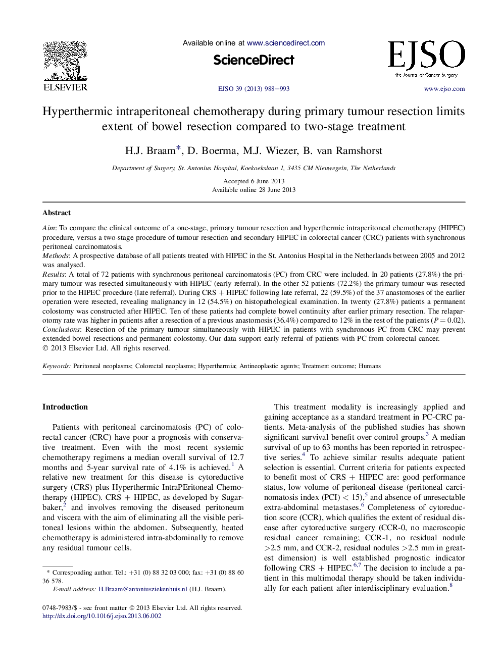 Hyperthermic intraperitoneal chemotherapy during primary tumour resection limits extent of bowel resection compared to two-stage treatment