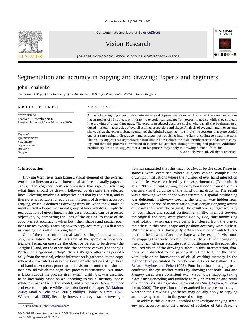 Segmentation and accuracy in copying and drawing: Experts and beginners