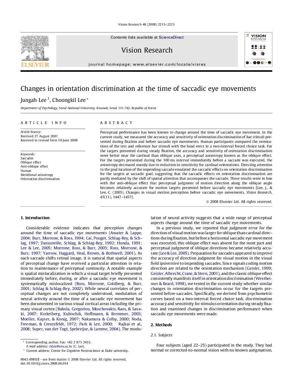 Changes in orientation discrimination at the time of saccadic eye movements