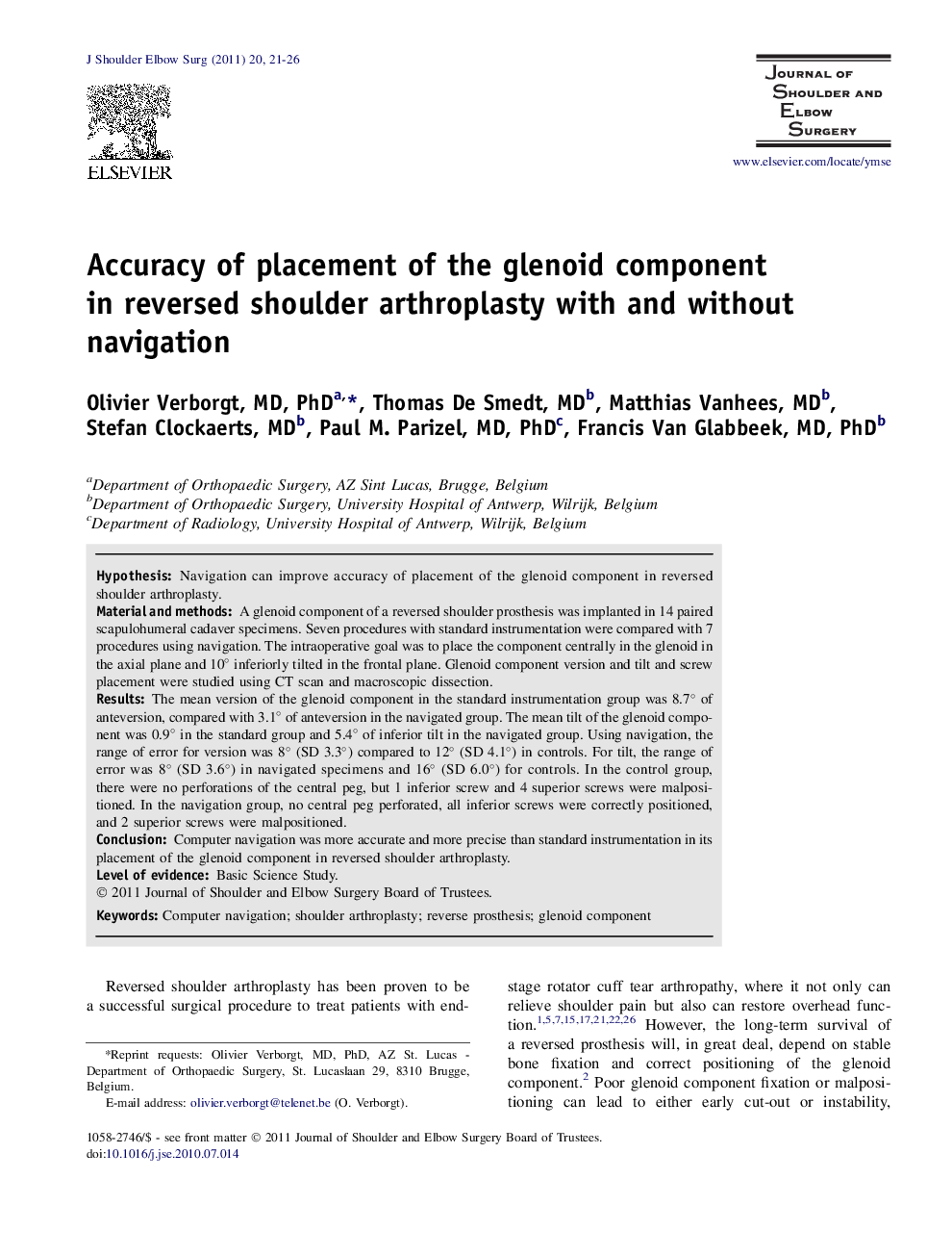 Accuracy of placement of the glenoid component in reversed shoulder arthroplasty with and without navigation