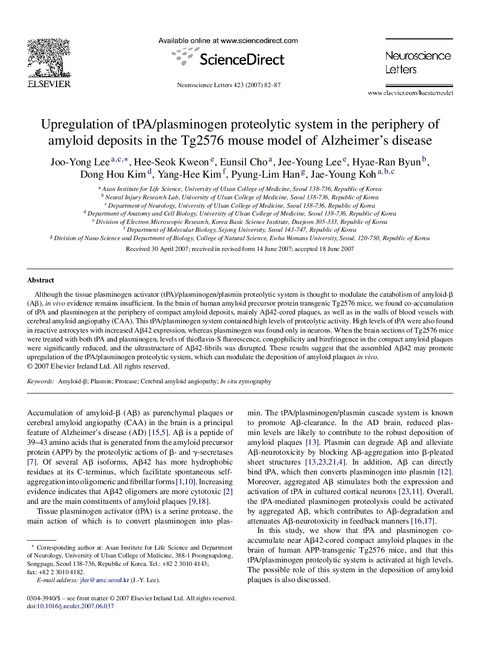 Upregulation of tPA/plasminogen proteolytic system in the periphery of amyloid deposits in the Tg2576 mouse model of Alzheimer's disease