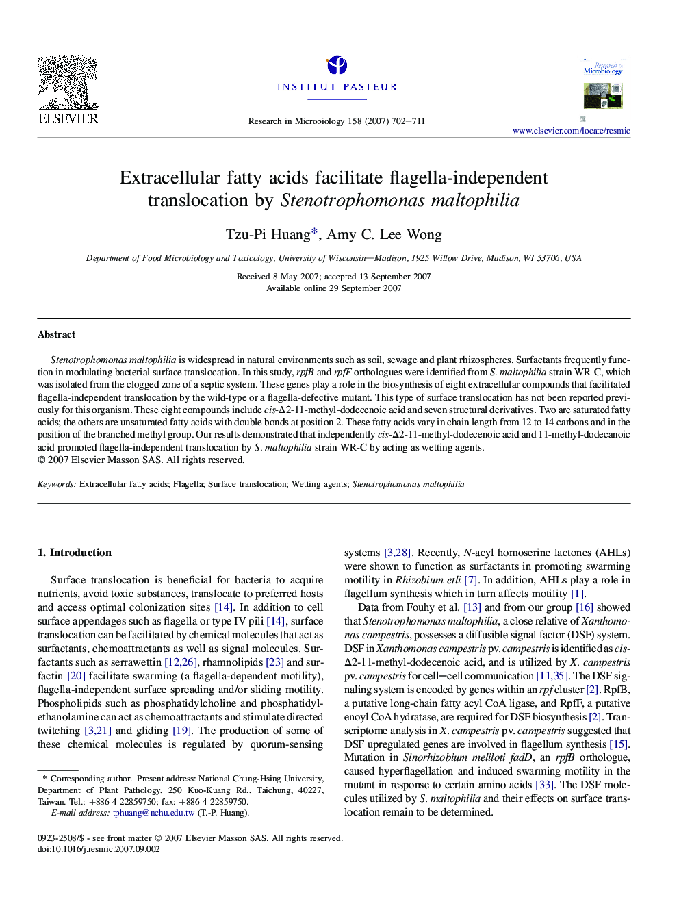 Extracellular fatty acids facilitate flagella-independent translocation by Stenotrophomonas maltophilia