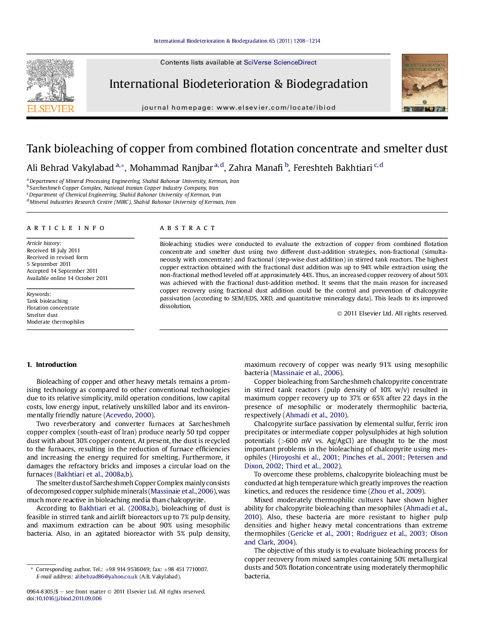 Tank bioleaching of copper from combined flotation concentrate and smelter dust