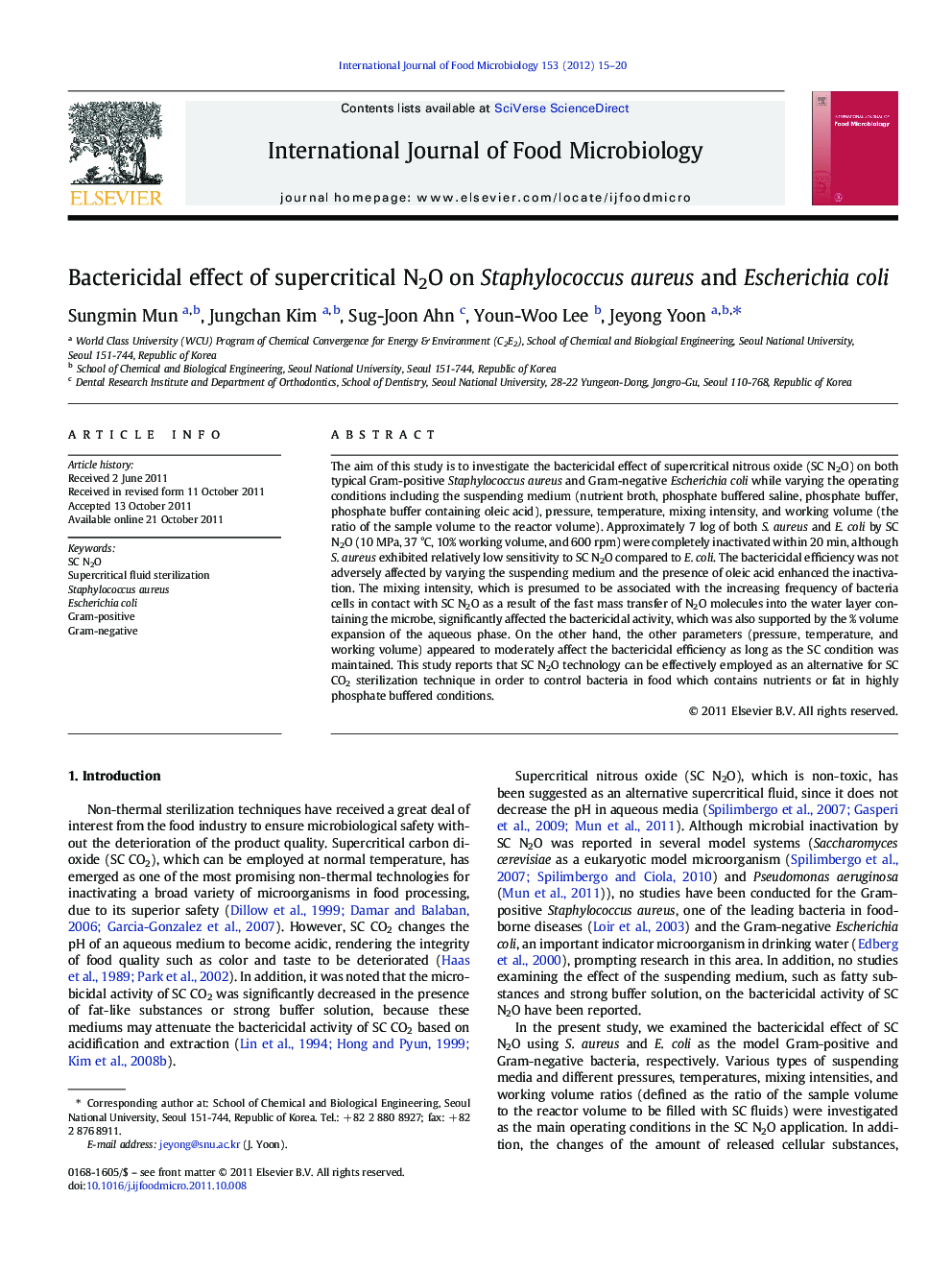 Bactericidal effect of supercritical N2O on Staphylococcus aureus and Escherichia coli