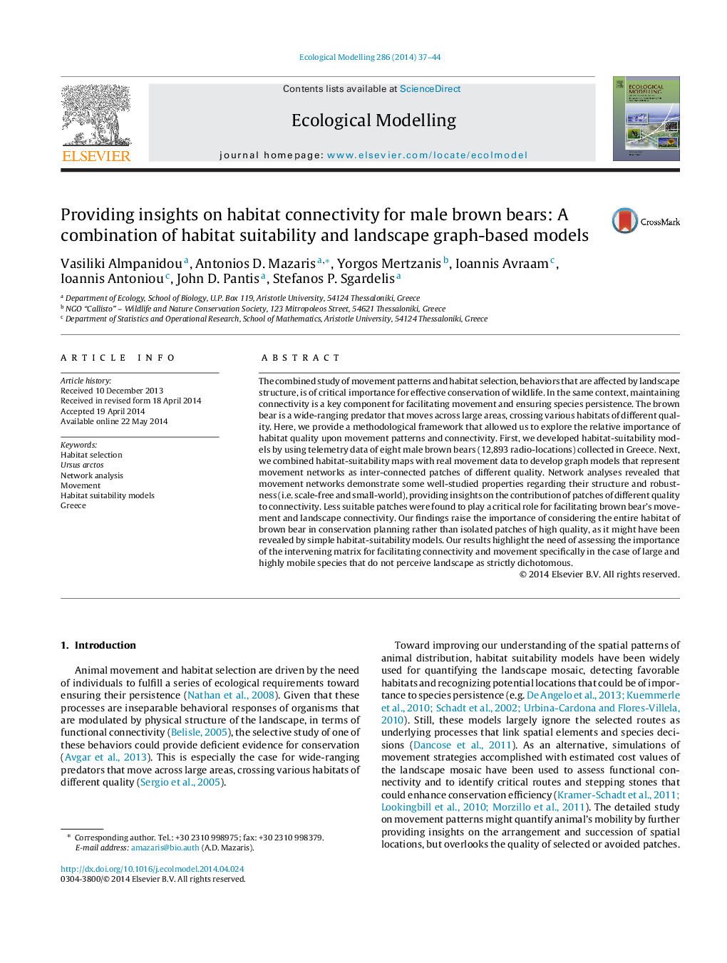 Providing insights on habitat connectivity for male brown bears: A combination of habitat suitability and landscape graph-based models