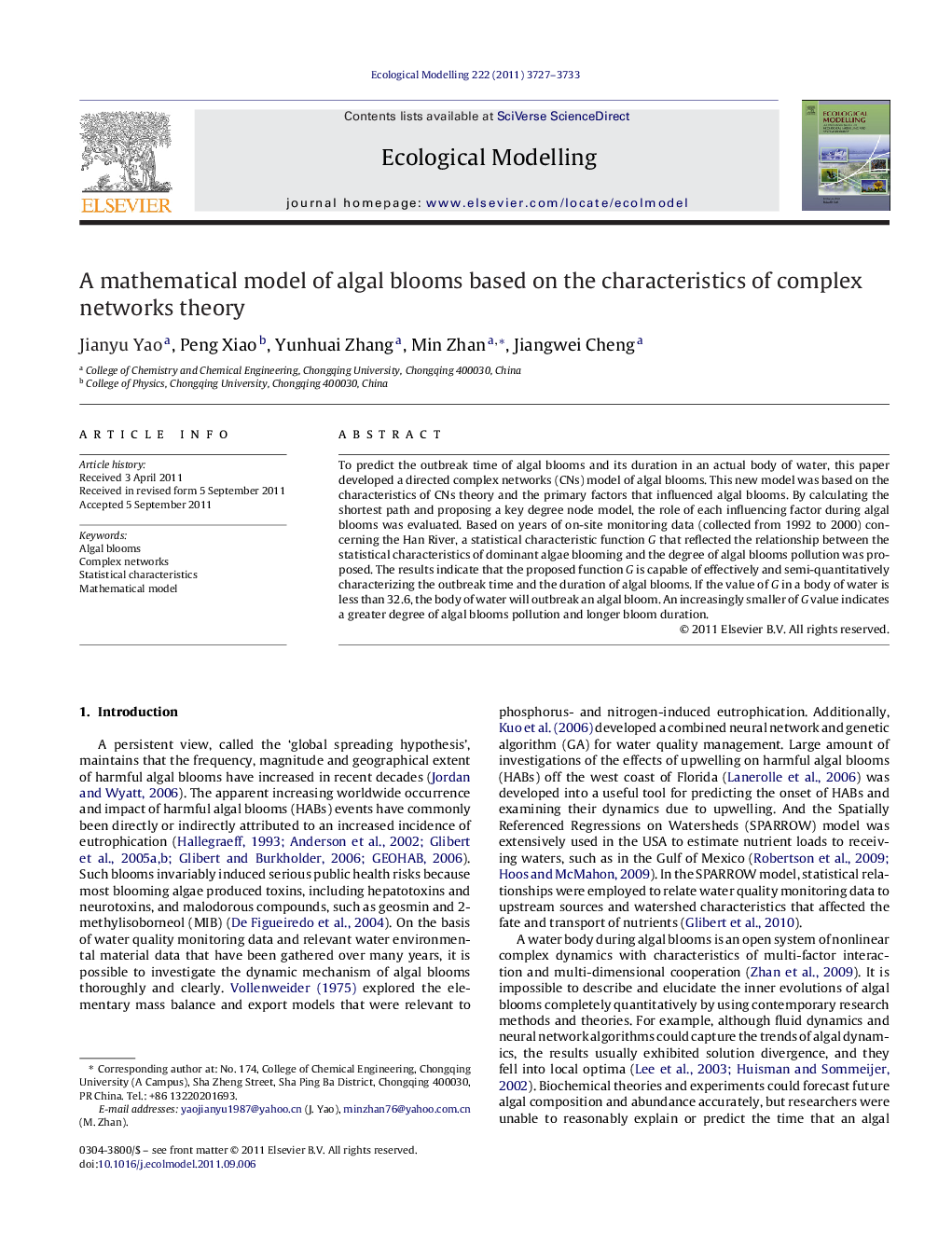 A mathematical model of algal blooms based on the characteristics of complex networks theory