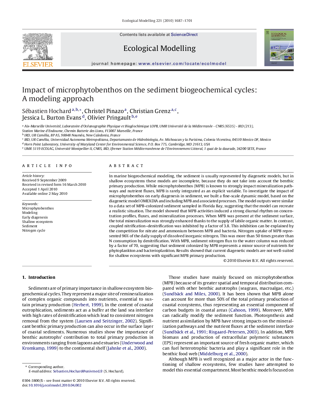 Impact of microphytobenthos on the sediment biogeochemical cycles: A modeling approach