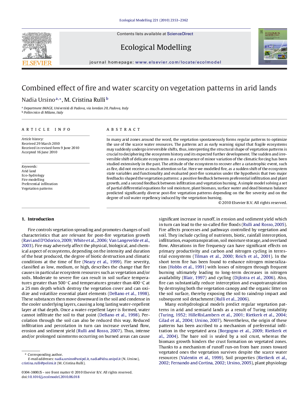 Combined effect of fire and water scarcity on vegetation patterns in arid lands