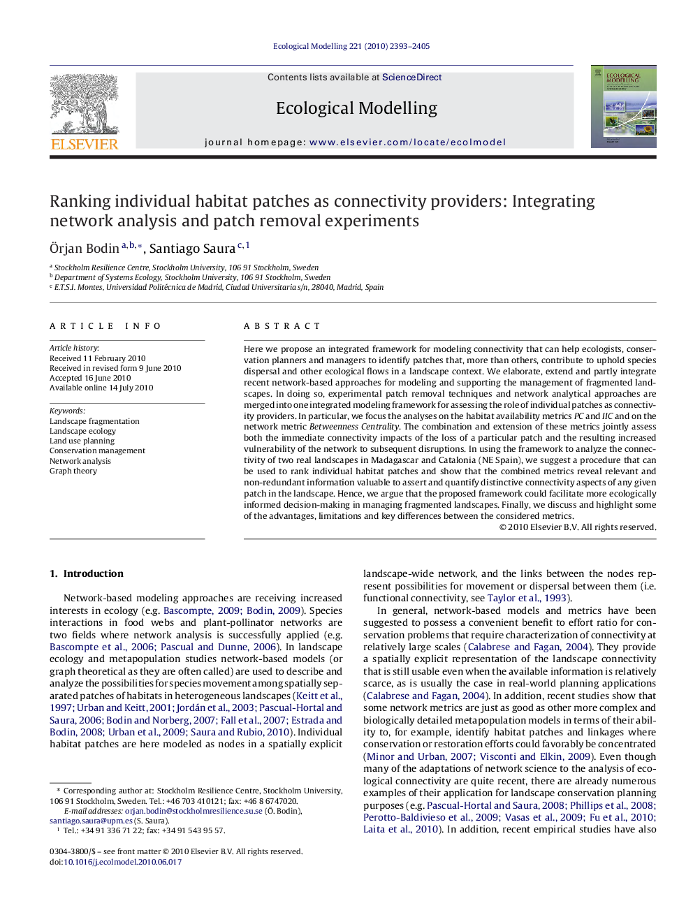 Ranking individual habitat patches as connectivity providers: Integrating network analysis and patch removal experiments