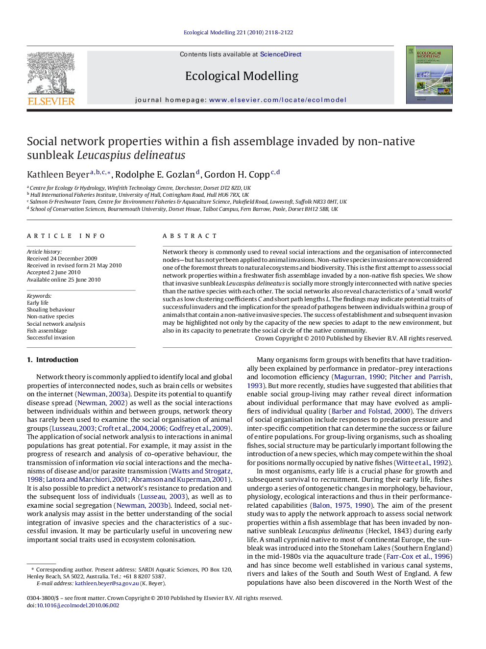 Social network properties within a fish assemblage invaded by non-native sunbleak Leucaspius delineatus