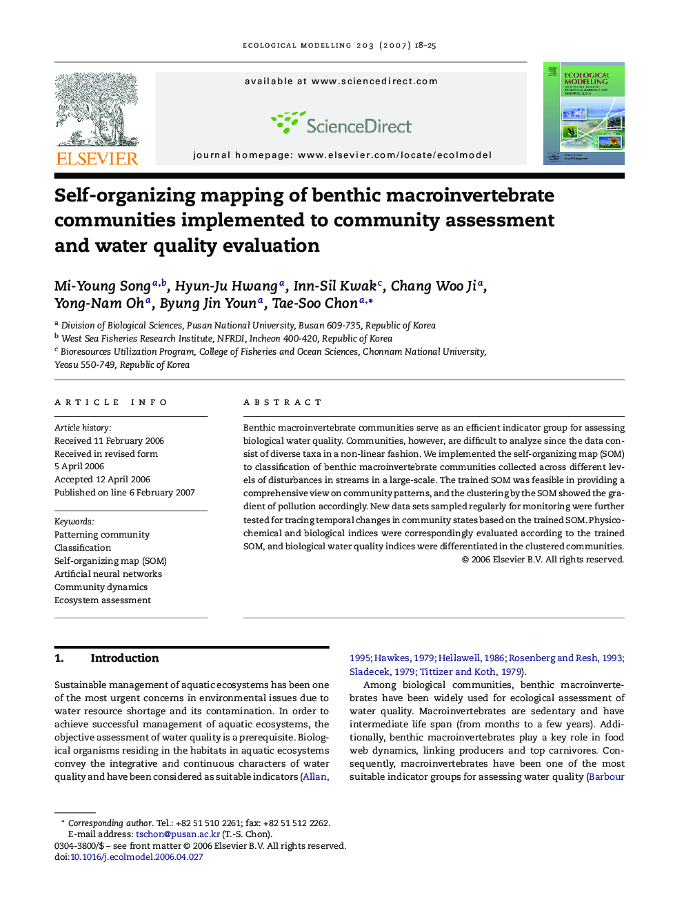 Self-organizing mapping of benthic macroinvertebrate communities implemented to community assessment and water quality evaluation