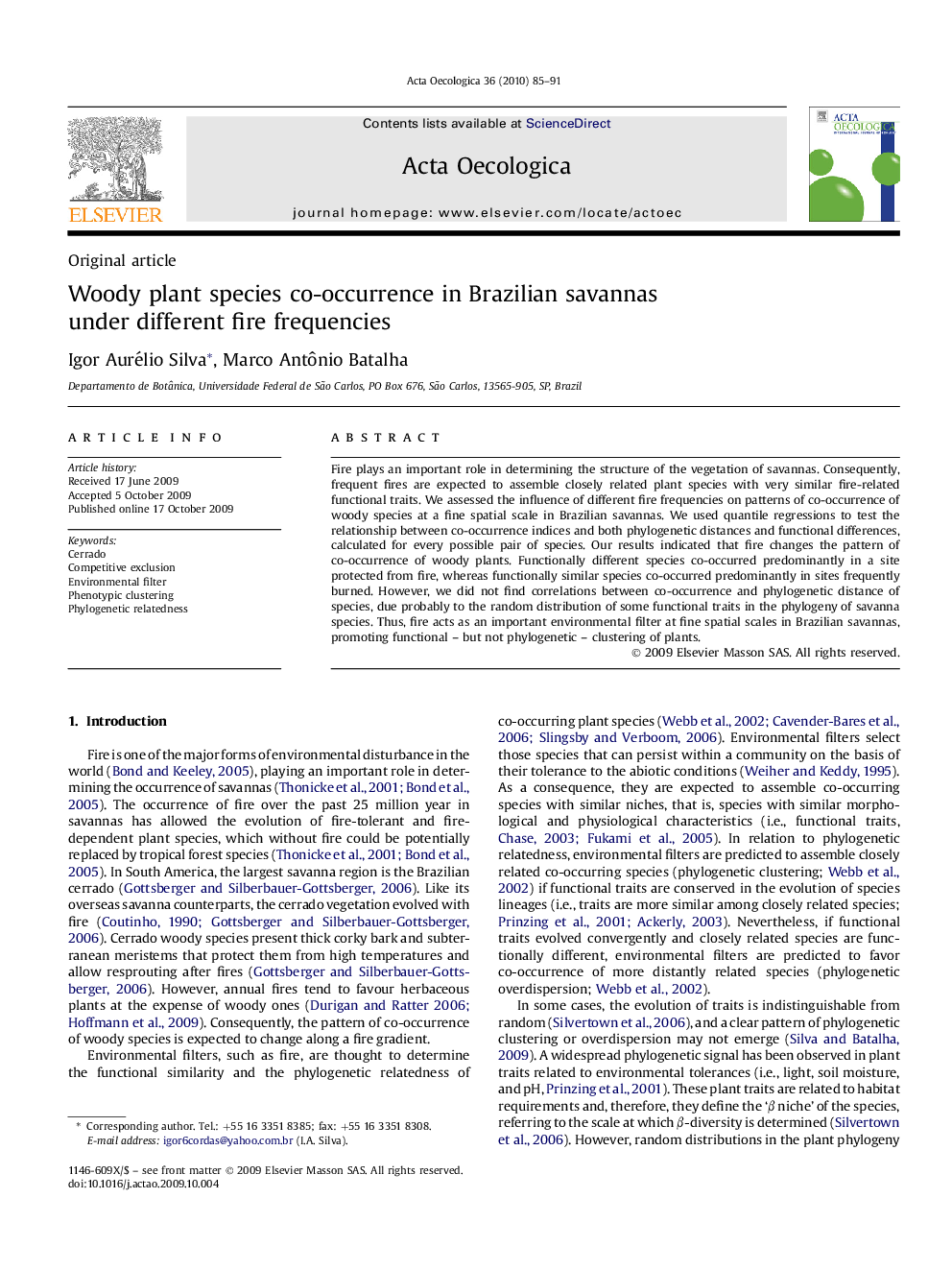 Woody plant species co-occurrence in Brazilian savannas under different fire frequencies