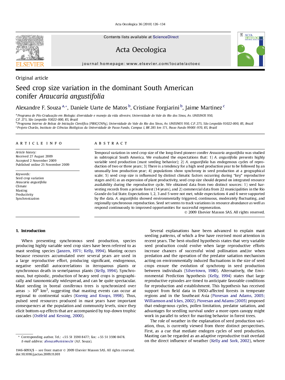 Seed crop size variation in the dominant South American conifer Araucaria angustifolia