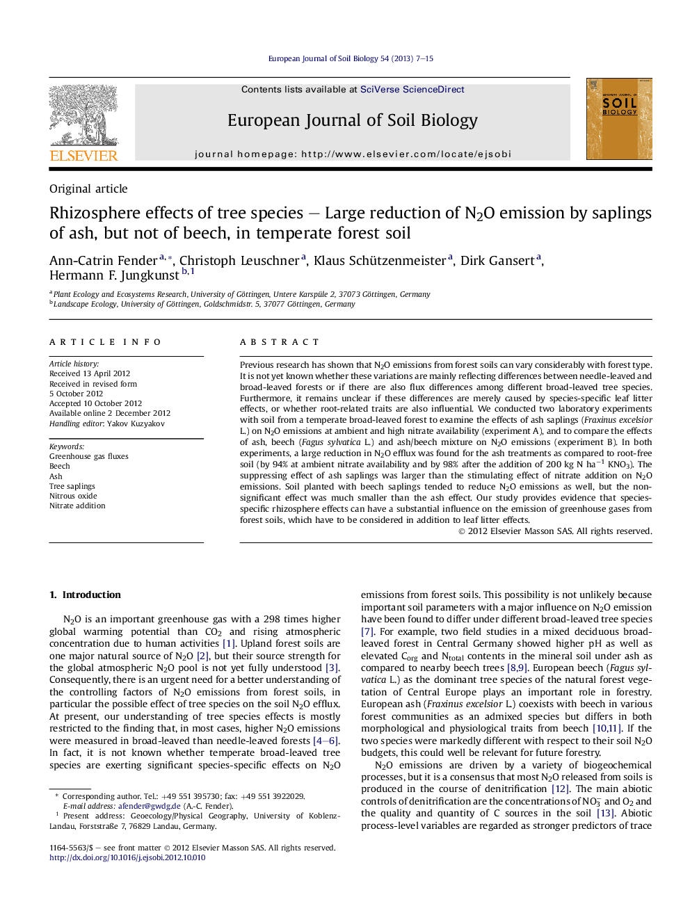 Rhizosphere effects of tree species - Large reduction of N2O emission by saplings of ash, but not of beech, in temperate forest soil