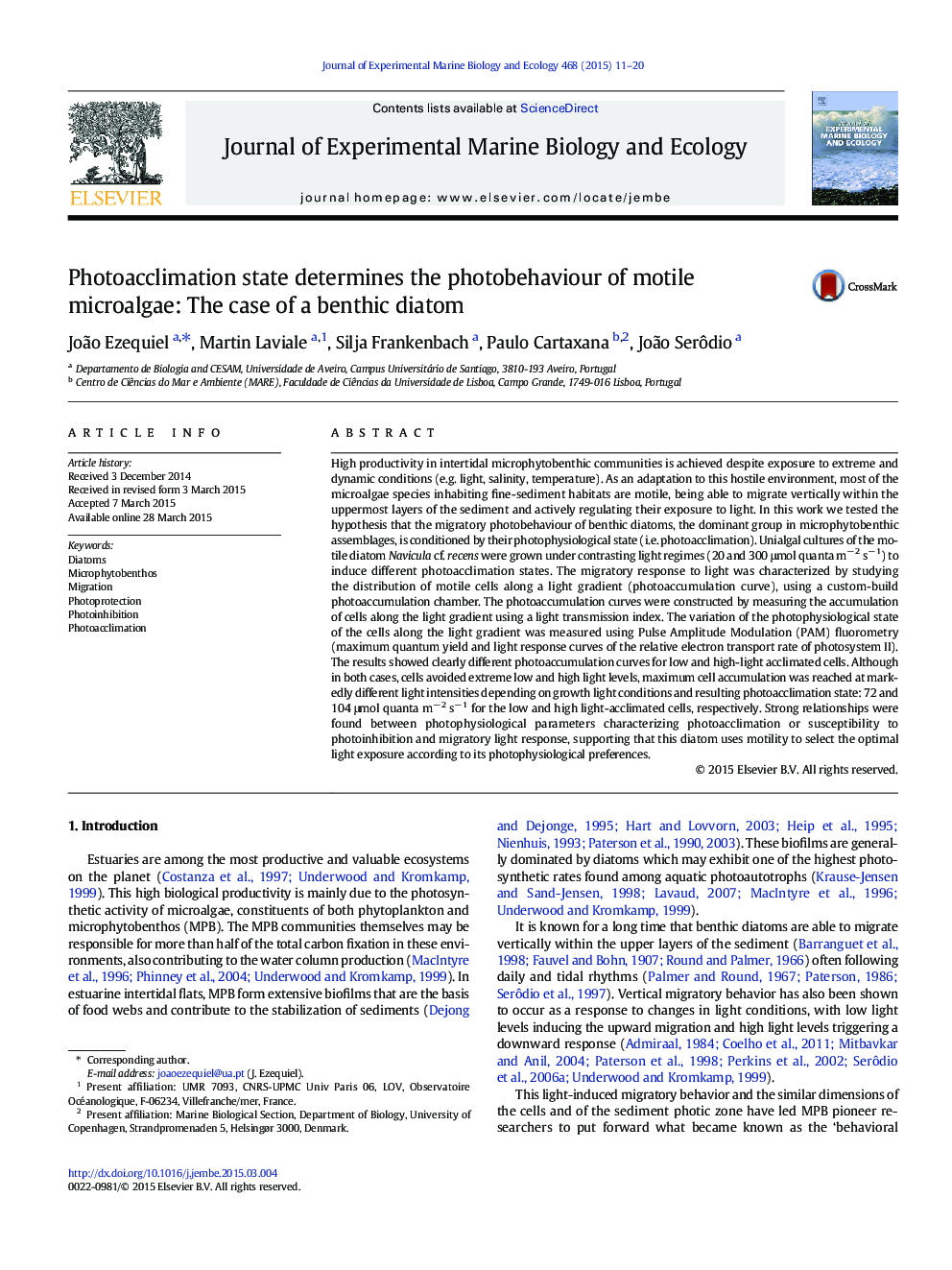 Photoacclimation state determines the photobehaviour of motile microalgae: The case of a benthic diatom