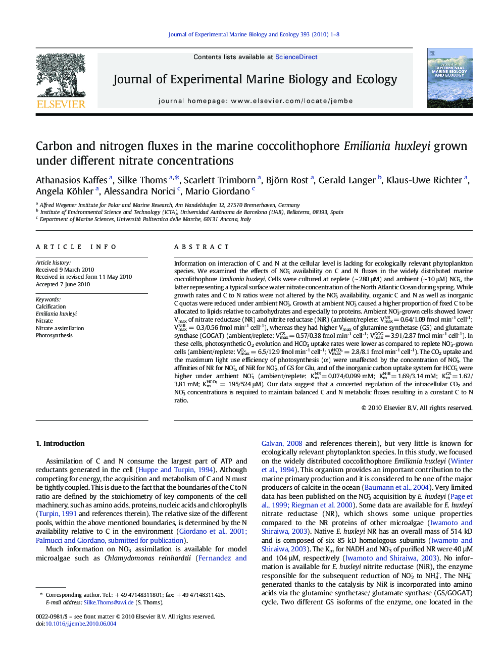 Carbon and nitrogen fluxes in the marine coccolithophore Emiliania huxleyi grown under different nitrate concentrations