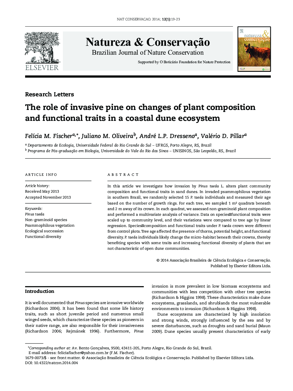 The role of invasive pine on changes of plant composition and functional traits in a coastal dune ecosystem