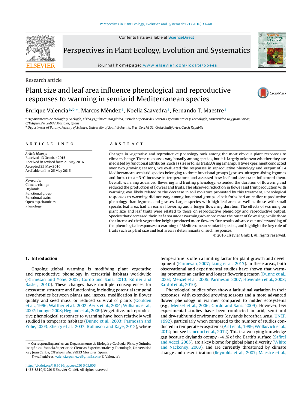 Plant size and leaf area influence phenological and reproductive responses to warming in semiarid Mediterranean species