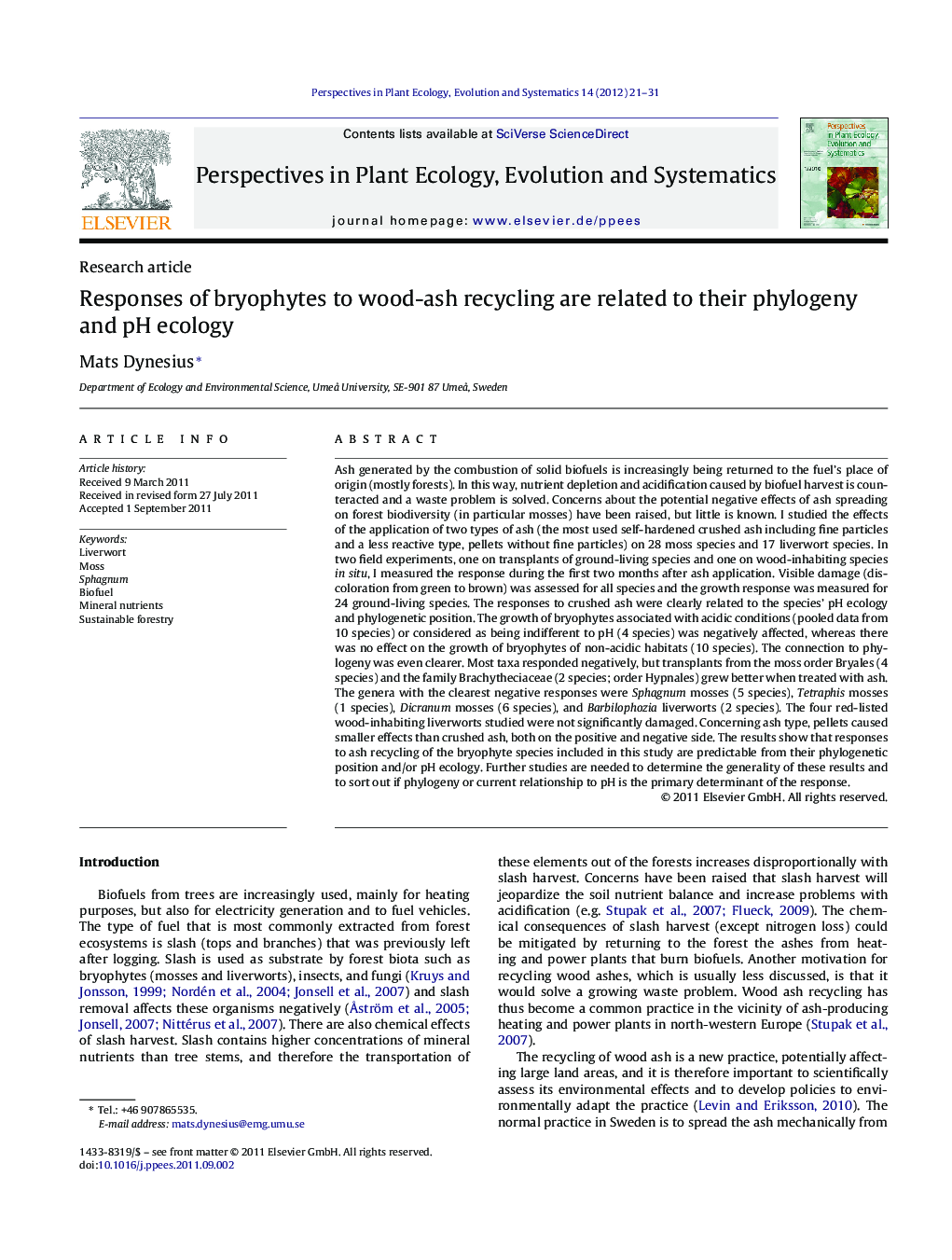 Responses of bryophytes to wood-ash recycling are related to their phylogeny and pH ecology
