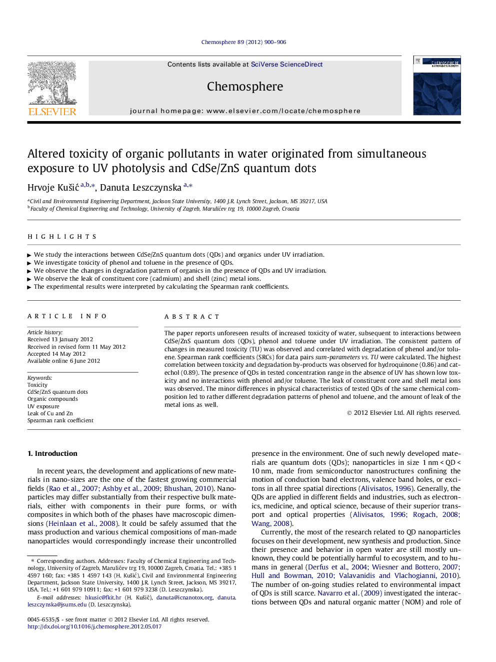 Altered toxicity of organic pollutants in water originated from simultaneous exposure to UV photolysis and CdSe/ZnS quantum dots