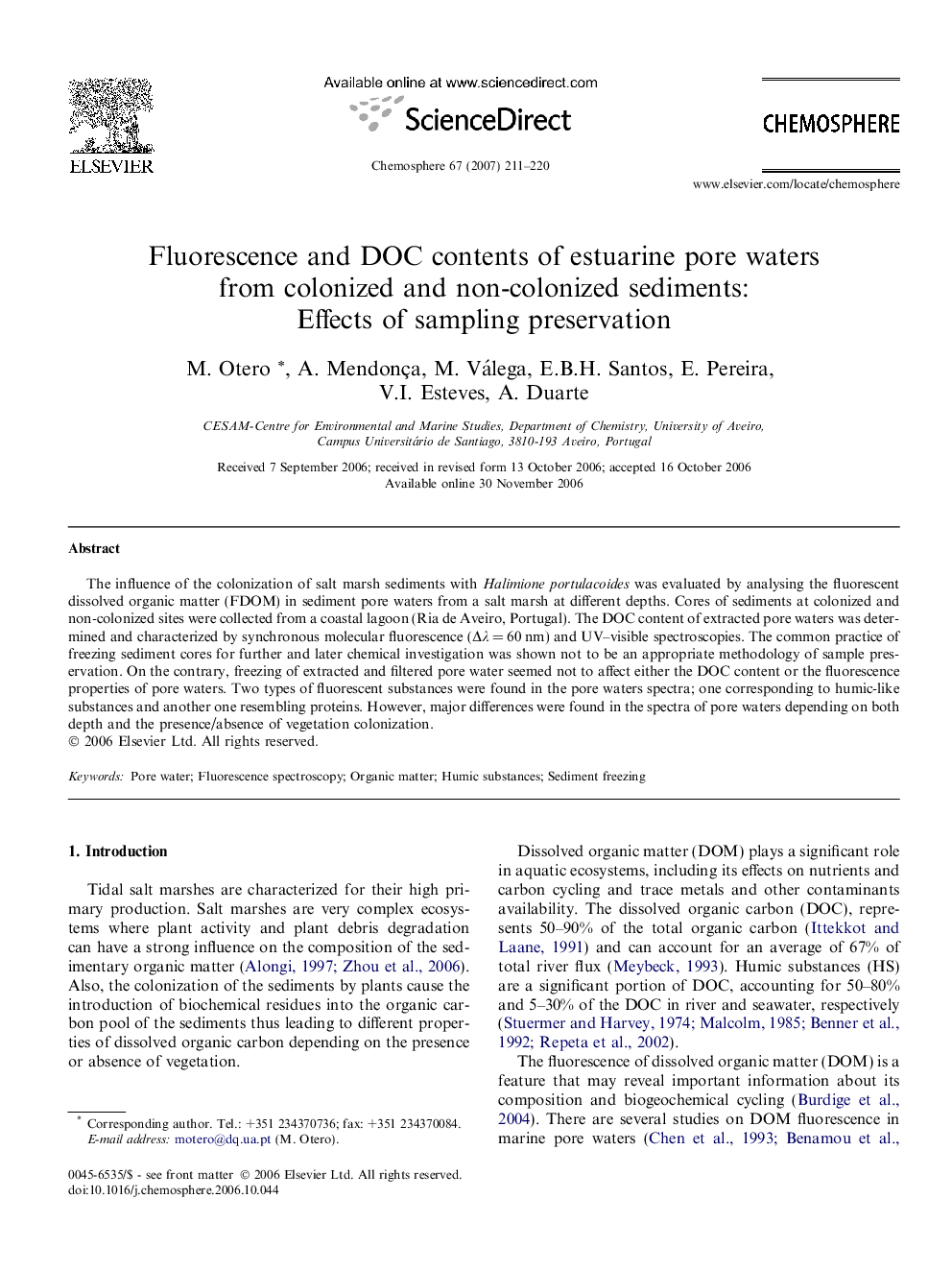 Fluorescence and DOC contents of estuarine pore waters from colonized and non-colonized sediments: Effects of sampling preservation