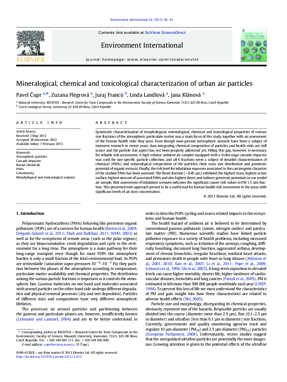 Mineralogical, chemical and toxicological characterization of urban air particles