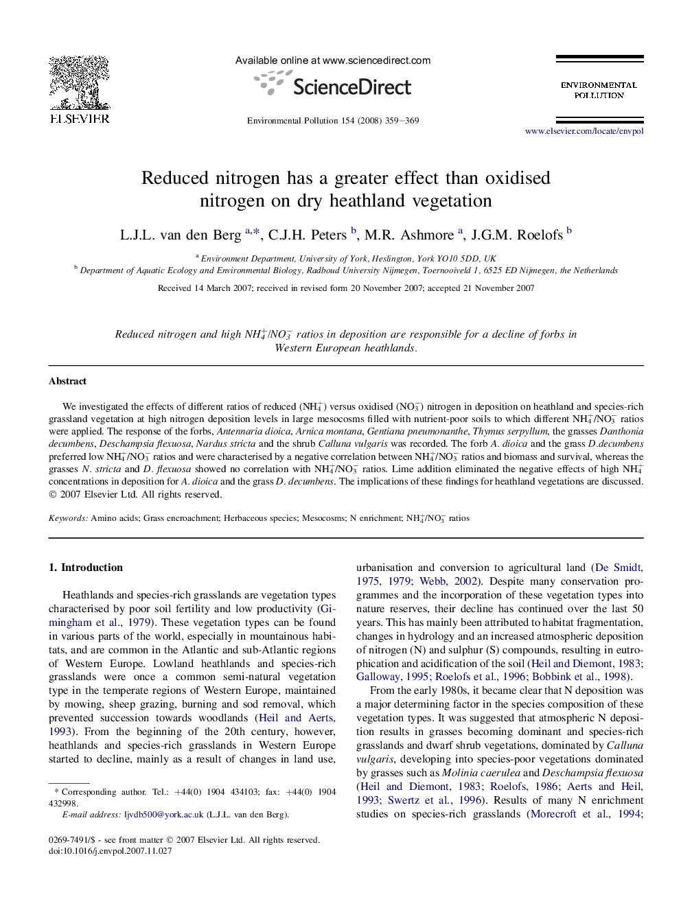 Reduced nitrogen has a greater effect than oxidised nitrogen on dry heathland vegetation