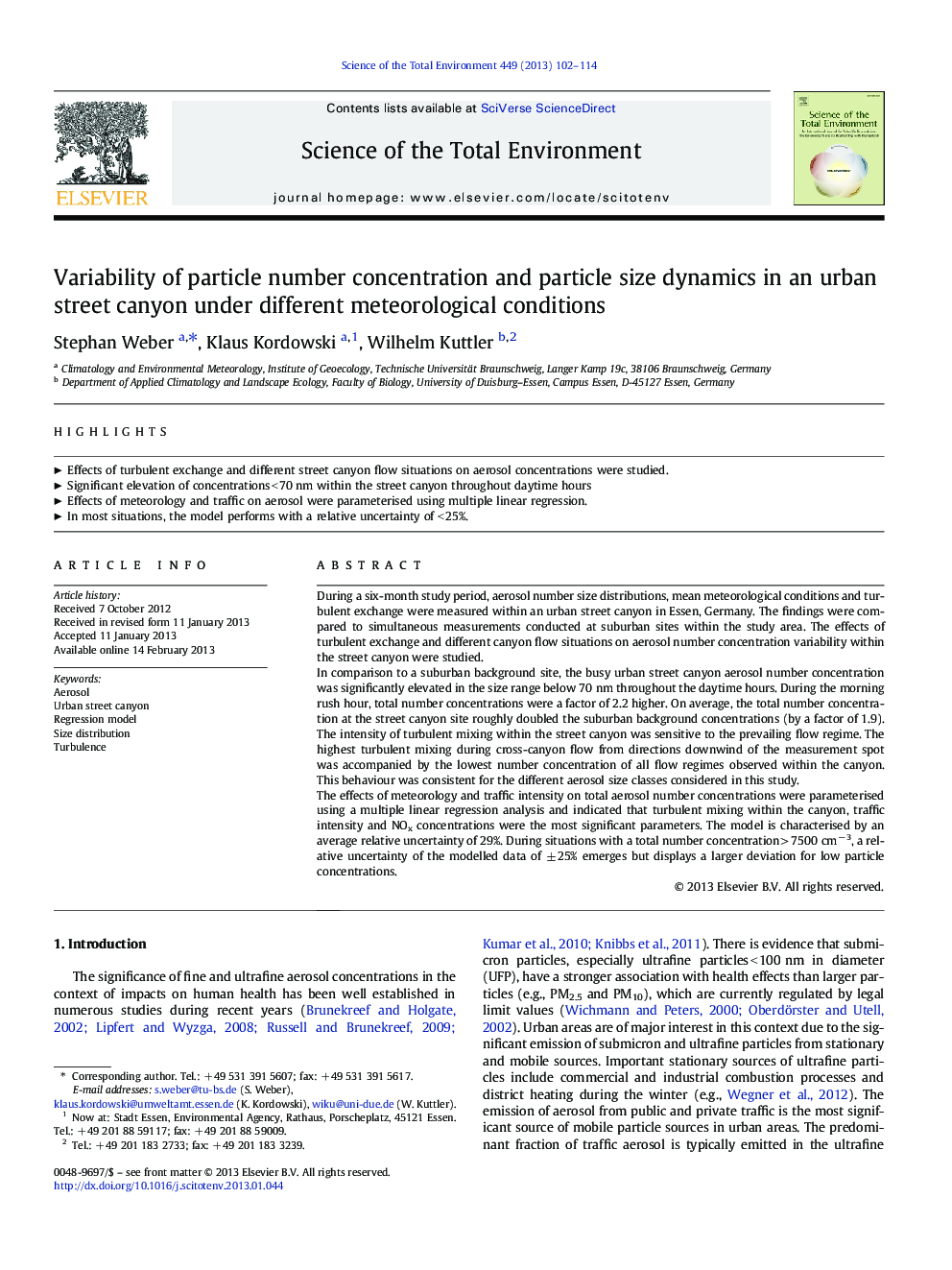 Variability of particle number concentration and particle size dynamics in an urban street canyon under different meteorological conditions