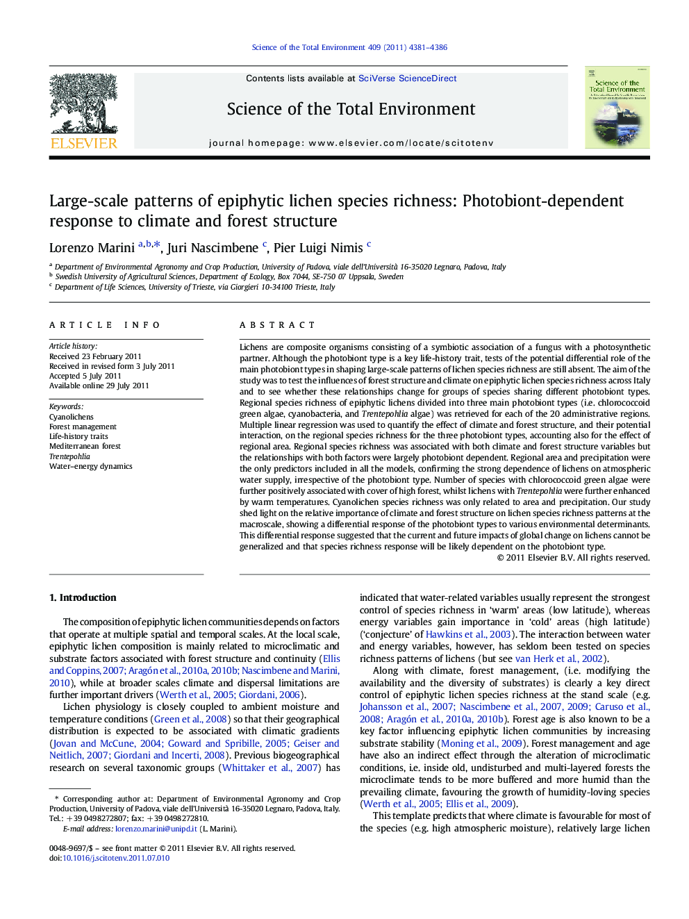 Large-scale patterns of epiphytic lichen species richness: Photobiont-dependent response to climate and forest structure