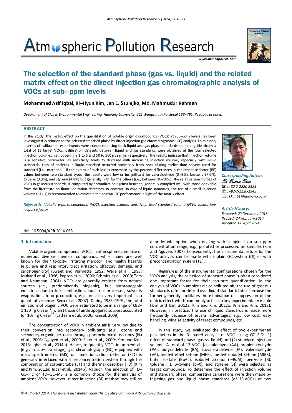 The selection of the standard phase (gas vs. liquid) and the related matrix effect on the direct injection gas chromatographic analysis of VOCs at sub–ppm levels