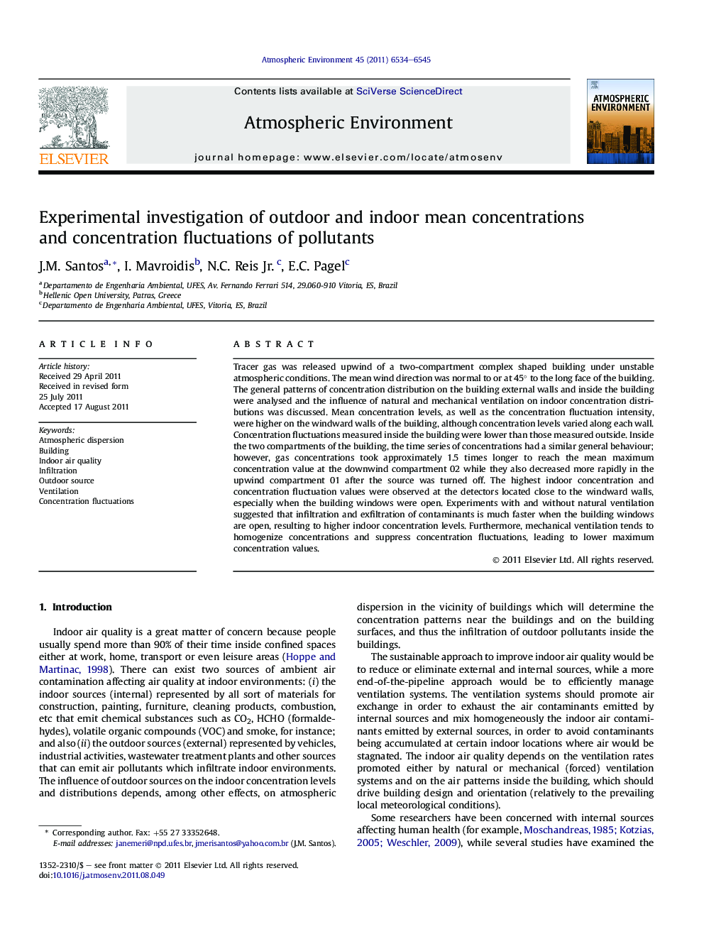 Experimental investigation of outdoor and indoor mean concentrations and concentration fluctuations of pollutants