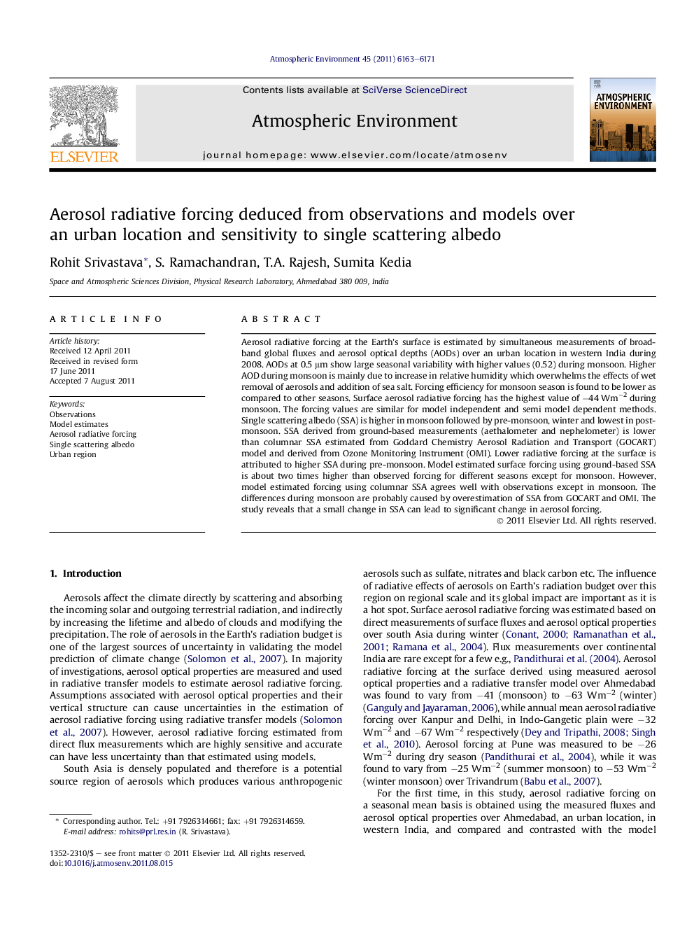 Aerosol radiative forcing deduced from observations and models over an urban location and sensitivity to single scattering albedo