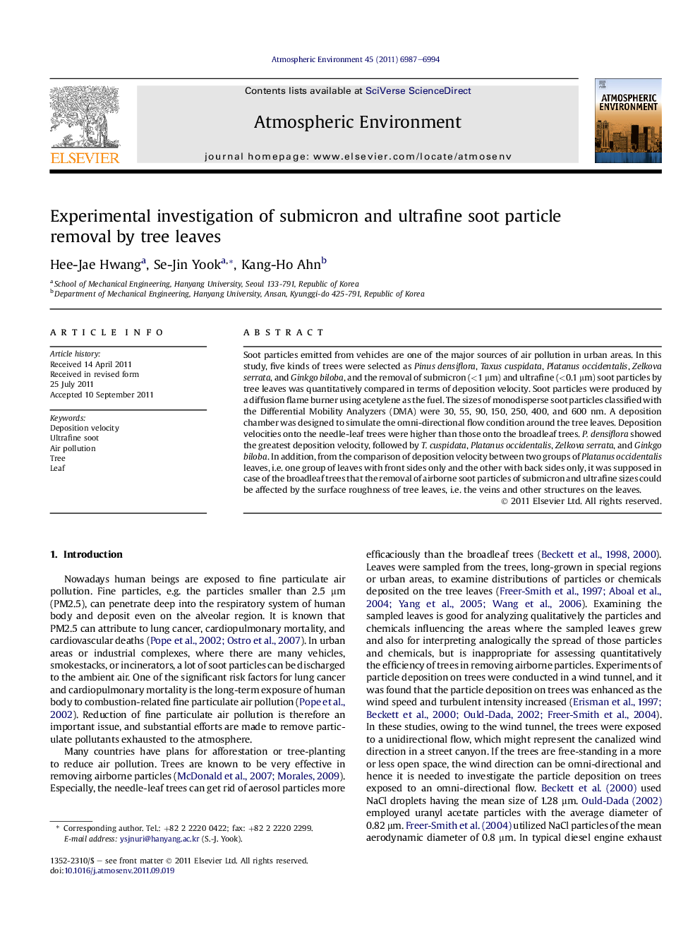 Experimental investigation of submicron and ultrafine soot particle removal by tree leaves