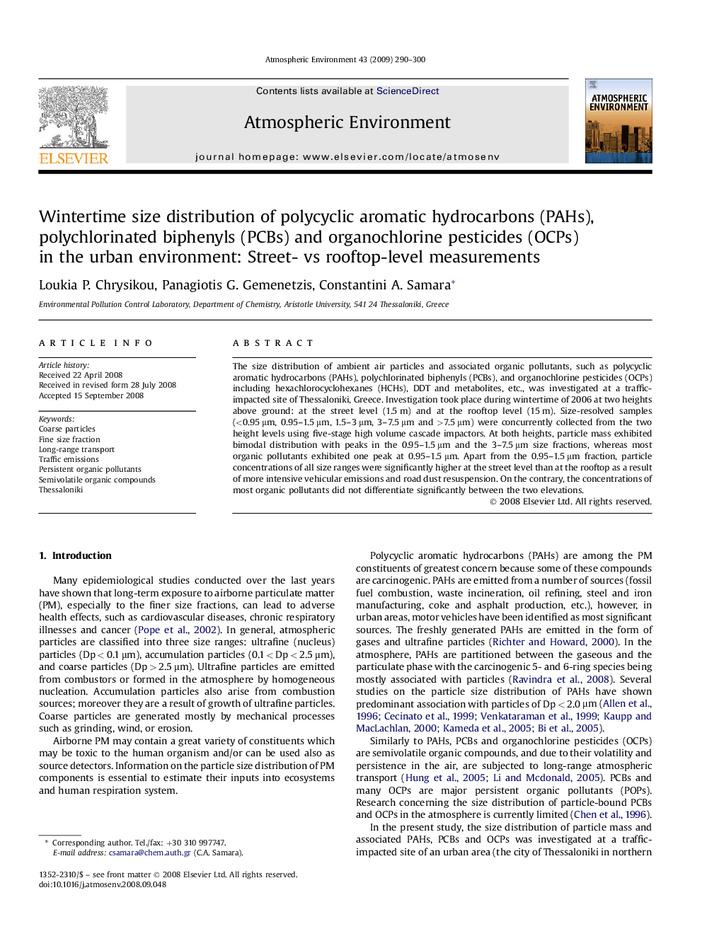 Wintertime size distribution of polycyclic aromatic hydrocarbons (PAHs), polychlorinated biphenyls (PCBs) and organochlorine pesticides (OCPs) in the urban environment: Street- vs rooftop-level measurements