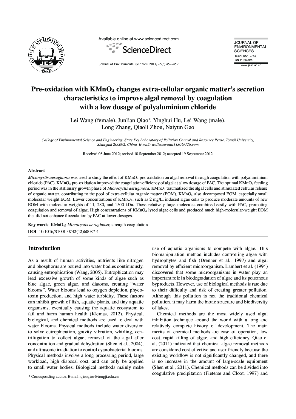 Pre-oxidation with KMnO4 changes extra-cellular organic matter's secretion characteristics to improve algal removal by coagulation with a low dosage of polyaluminium chloride