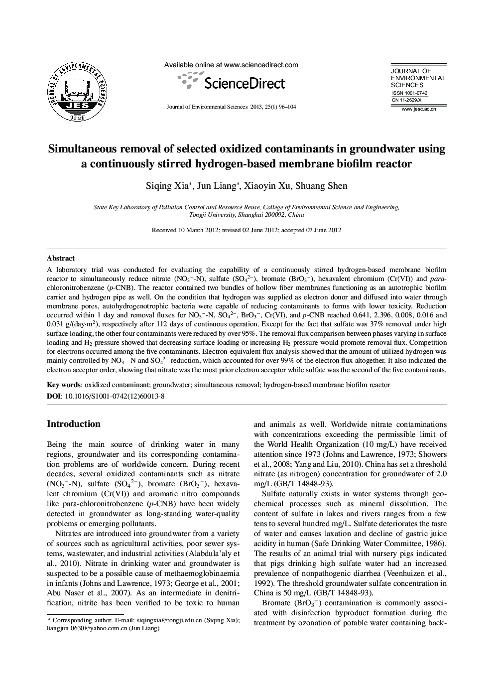 Simultaneous removal of selected oxidized contaminants in groundwater using a continuously stirred hydrogen-based membrane biofilm reactor