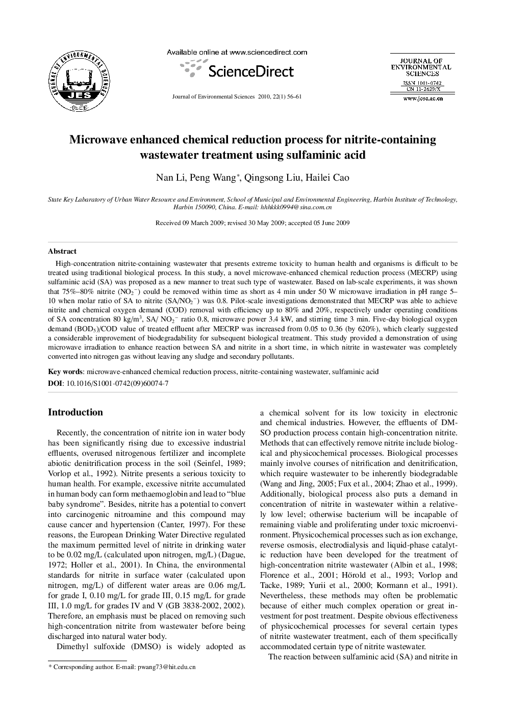 Microwave enhanced chemical reduction process for nitrite-containing wastewater treatment using sulfaminic acid